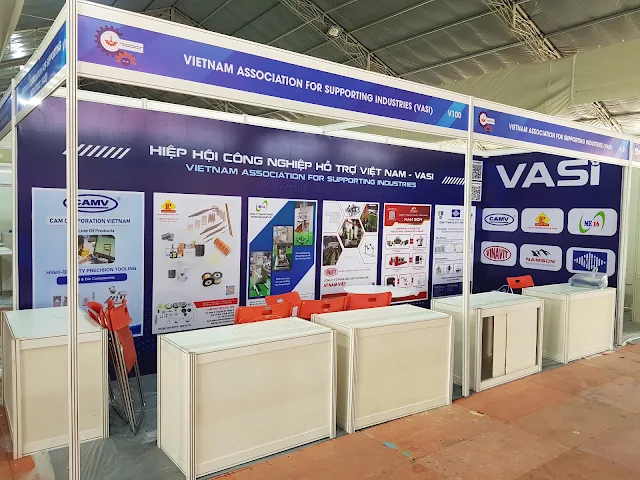 Thi công gian hàng hội chợ triển lãm đà nẵng chất liệu gỗ sơn phủ màu sắc sảo